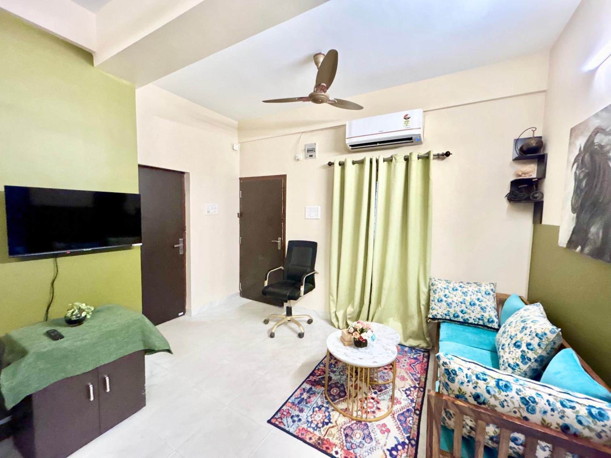 כלכותה Cozy 2Bhk Apt Near Ruby Hospital & Em Bypass מראה חיצוני תמונה